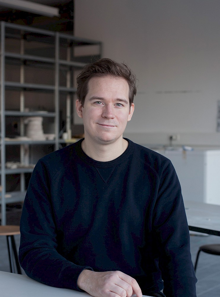 kleines Profilfoto von Lars Amhoff|Lehrbeauftragter Darstellung 2D & 3D kleines Profilfoto von Lars Amhoff|Lehrbeauftragter Darstellung 2D & 3D