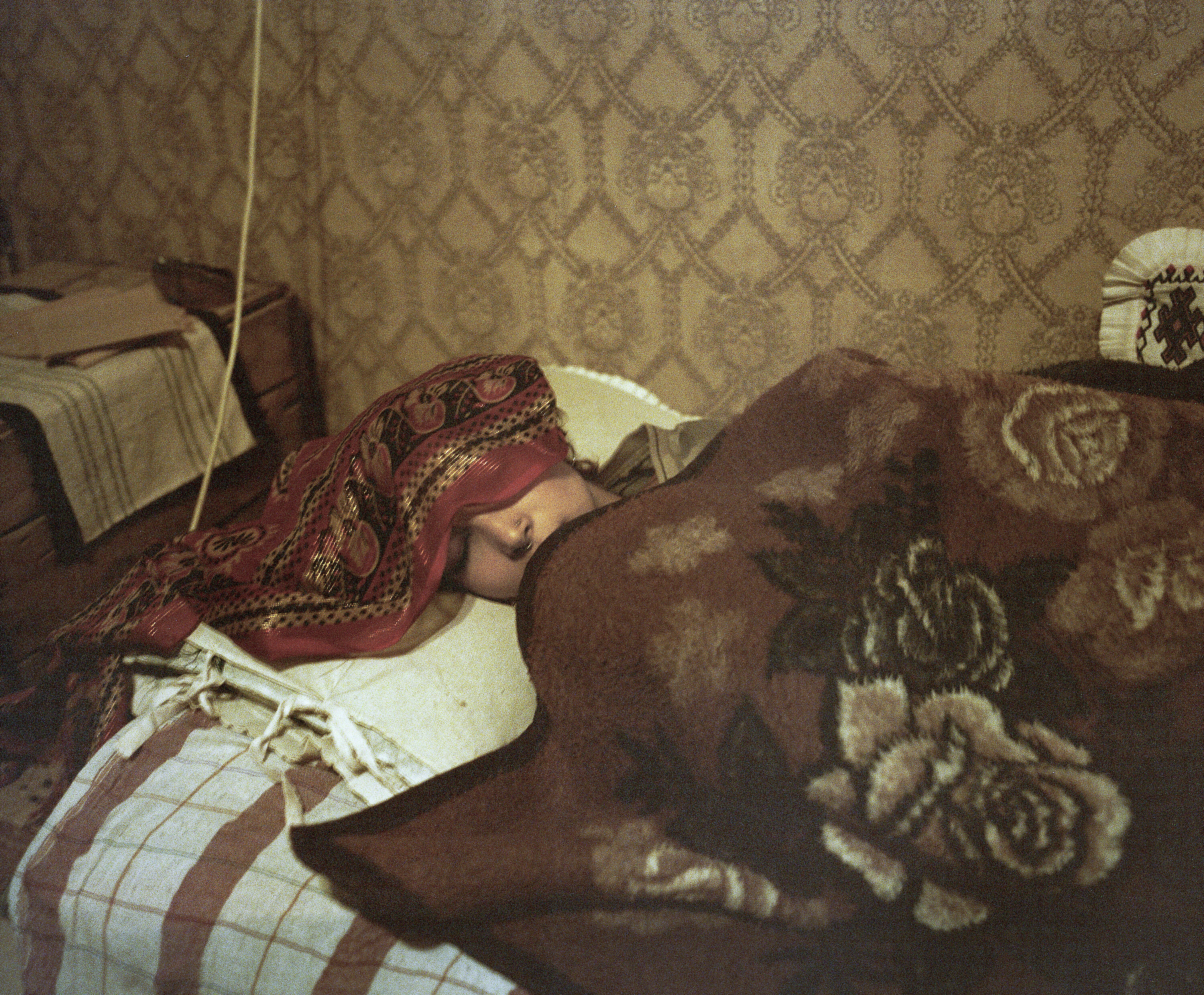 Ohne Titel, März 2025, Analogfotografie, Mittelformat, aus der Serie "Space Between", Mohammadreza Pourjafarian
